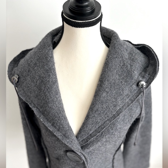 LINEA DOMANI GRAY HOODED 100%WOOL TOP JACKET. LONG SLEEVE THREE BUTTON  SZ. SP - Picture 7 of 8